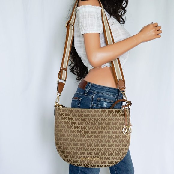 Michael Kors Bedford MD Conv Shoulder Bag MK Brown - Picture 4 of 8